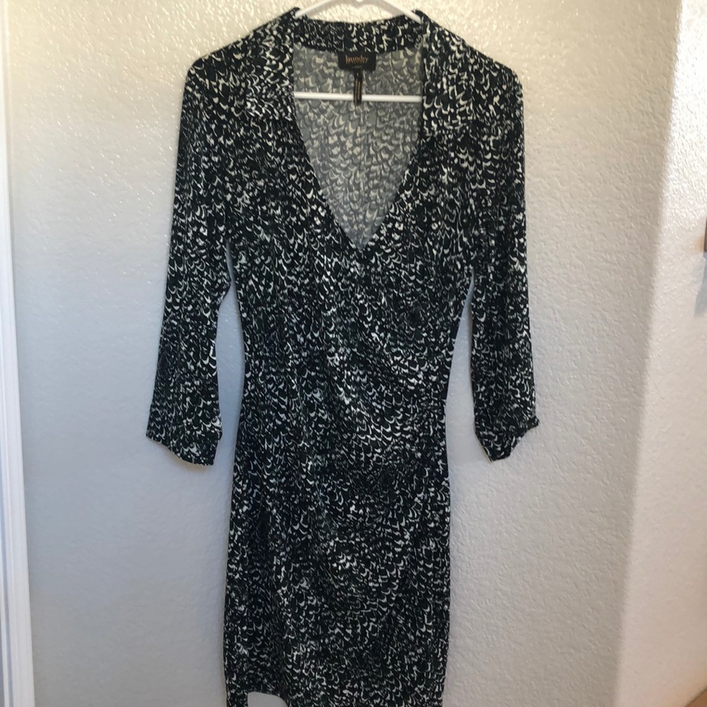 Laundry by Design- Wrap dress. Form fitting.